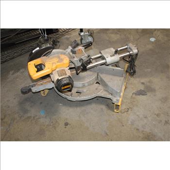 DeWalt Sliding Compound Miter Saw
