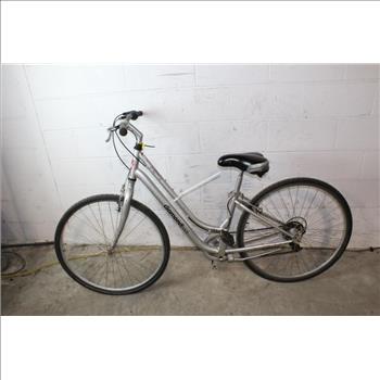 Diamondback Vital Hybrid Bike