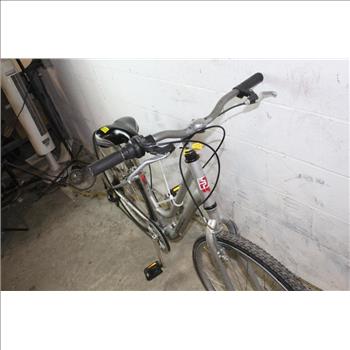 Diamondback Vital Hybrid Bike