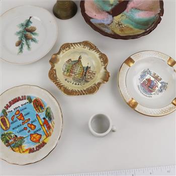 Dishwear, Souvenirs And Tchotchkes, 8 Pieces