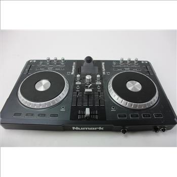 DJ Numark Turntables
