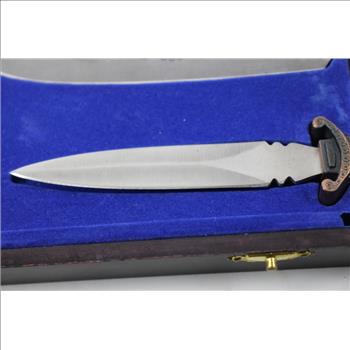 Eagle Motif Knife Set In Wood Collector Box, 3 Pieces