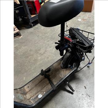 Electric Sit-Down Scooter - GOOD FOR PARTS ONLY
