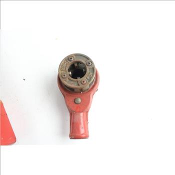 Enclosed Ratchet Drop Head Pipe Threader