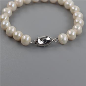 Fashion White Beaded Bracelet