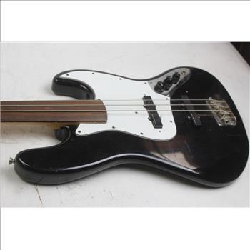 Fender Fretless Jazz Bass Guitar