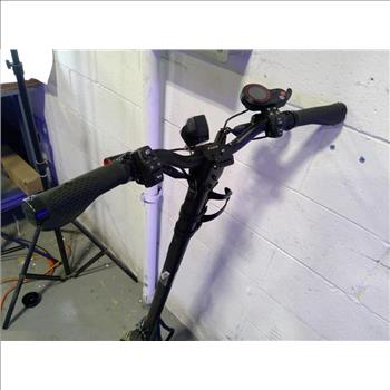 Fluid Electric Scooter