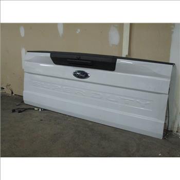 Ford F-250 Tailgate W/ Backup Camera