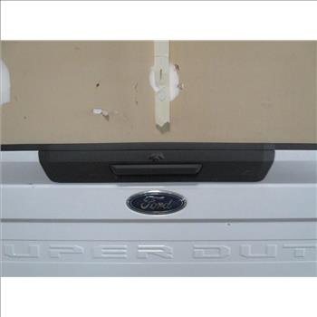 Ford F-250 Tailgate W/ Backup Camera