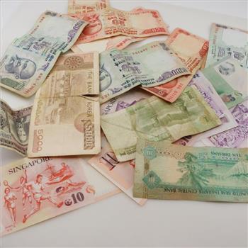 Foreign Currency, 18 Pieces