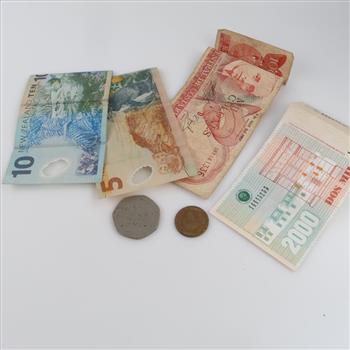 Foreign Currency, 6 Pieces
