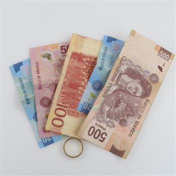 Foreign Currency And Fashion Ring, 5+ Pieces