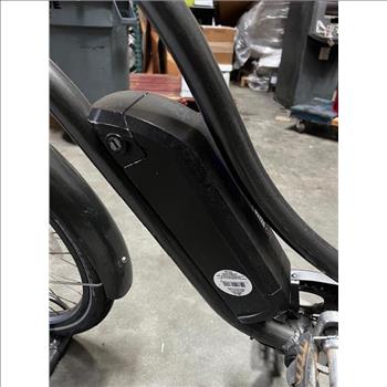 Fuji 26 Inch Beach Cruiser E-Bike