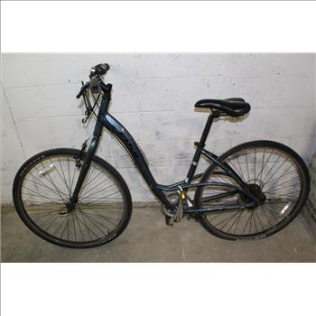 Fuji Crosstown Two.3 Comfort Bike