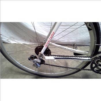 Fuji Roubaix 2.0 Road Bike