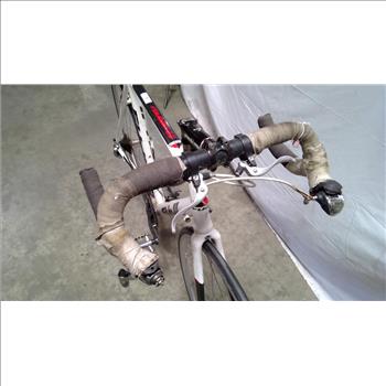 Fuji Roubaix 2.0 Road Bike