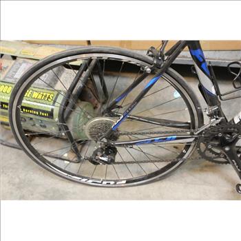 Fuji Roubaix Road Bike