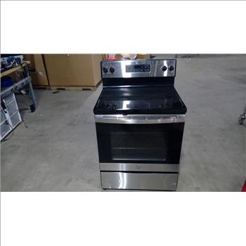 GE Free Standing Electric Range/Oven
