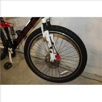 Genesis V2100 Mountain Bike