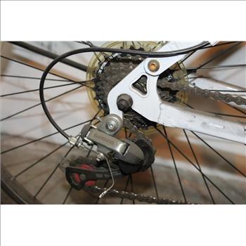 Genesis V2100 Mountain Bike