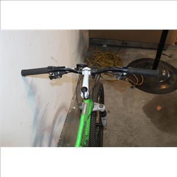 Genesis V2100 Mountain Bike