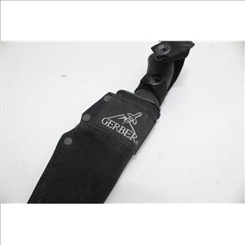 Gerber Fixed Blade Knife In Sheath