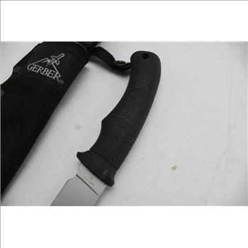 Gerber Fixed Blade Knife In Sheath