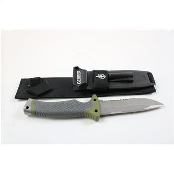 Gerber Hunting Knife With Holster
