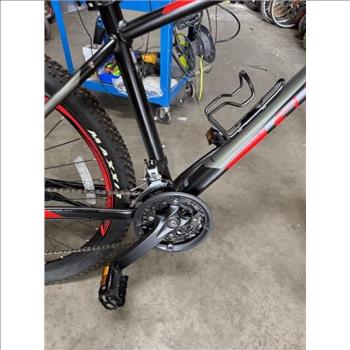 Giant 27.5 Inch Mountain Bike