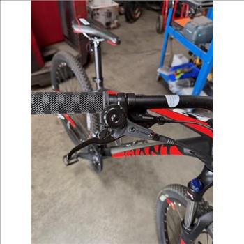 Giant 27.5 Inch Mountain Bike