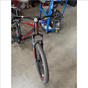 Giant 27.5 Inch Mountain Bike