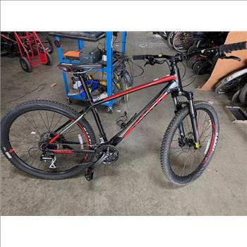 Giant 27.5 Inch Mountain Bike
