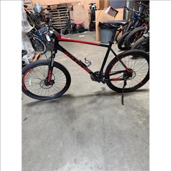 Giant 27.5 Inch Mountain Bike