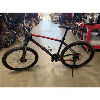 Giant 27.5 Inch Mountain Bike
