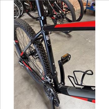 Giant 27.5 Inch Mountain Bike