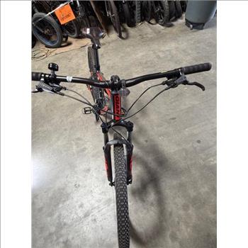 Giant 27.5 Inch Mountain Bike - MEDIUM