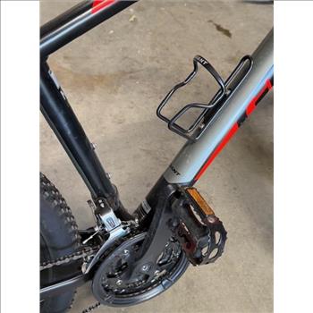 Giant 27.5 Inch Mountain Bike Size Medium
