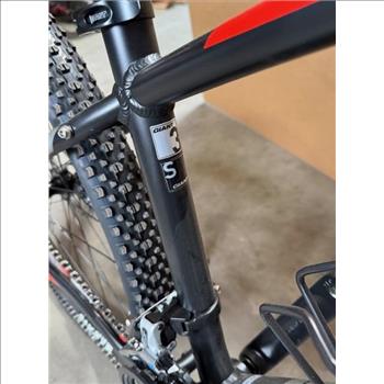 Giant 27.5 Inch Mountain Bike Size Small