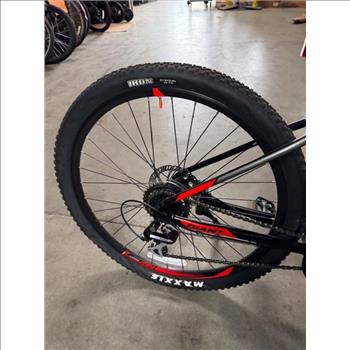 Giant 27.5 Inch Mountain Bike - SMALL