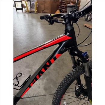 Giant 27.5 Inch Mountain Bike - SMALL