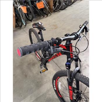 Giant 27.5 Inch Mountain Bike - SMALL