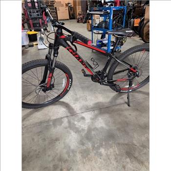 Giant 27.5 Inch Mountain Bike - SMALL