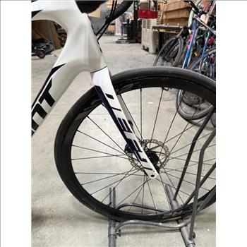 Giant DeF9 Road Bike