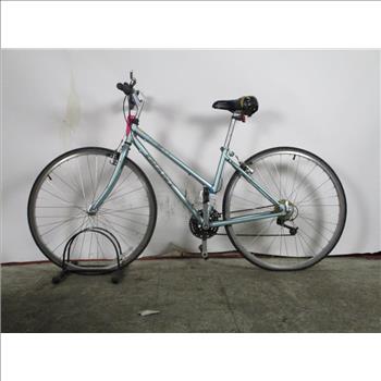 Giant Hybrid Innova Bike