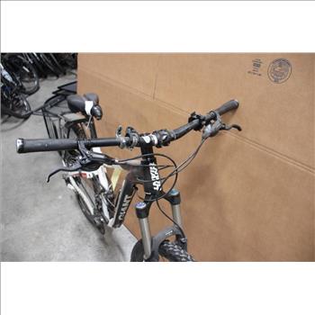 Giant Mountain Bike - CRACKED FRAME SOLD AS IS