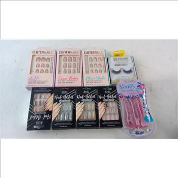Gillette Venus Razors And More, 4+ Pieces | Property Room