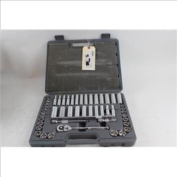 GM Performance Parts Ratchet And Sockets Set, 51 Pieces