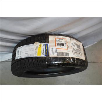 Goodyear Eagle LS2 P225/50R18 94T BSW Tire