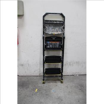 Gorilla Ladder 300 LB Capacity