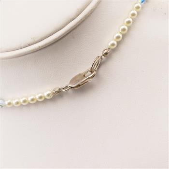 Green Beaded Turtle Silver Clasp Necklace